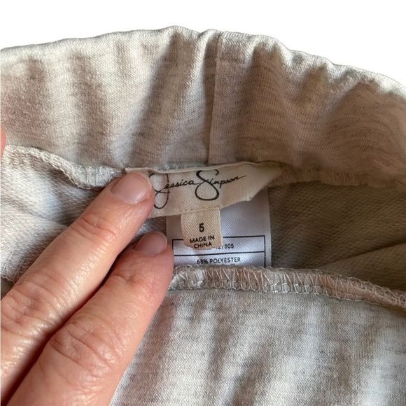 Jessica Simpson shorts little girls size 5 and size 6 oatmeal tan cream color - Picture 4 of 8